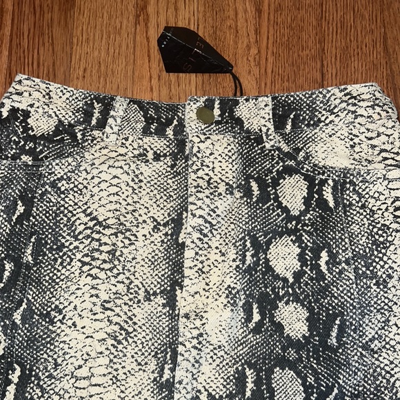 NWT Le Lis Snake Skin Mini Skirt Size Small - Picture 4 of 6